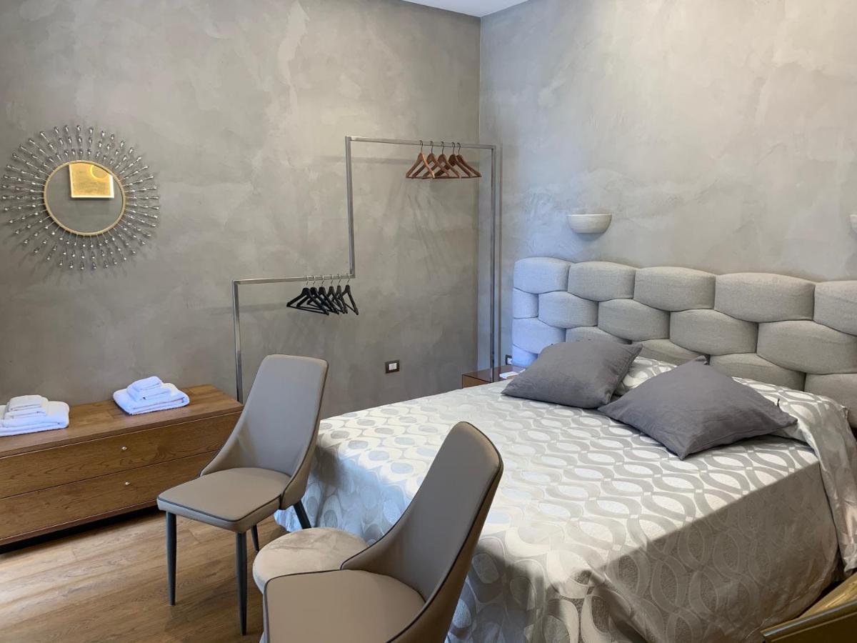 סלרנו Civico Cinque Home Luxury Apartment מראה חיצוני תמונה