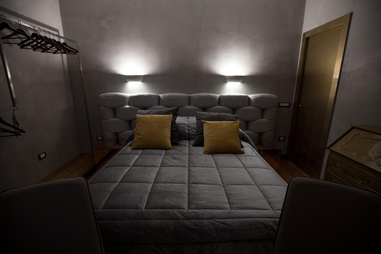 סלרנו Civico Cinque Home Luxury Apartment מראה חיצוני תמונה